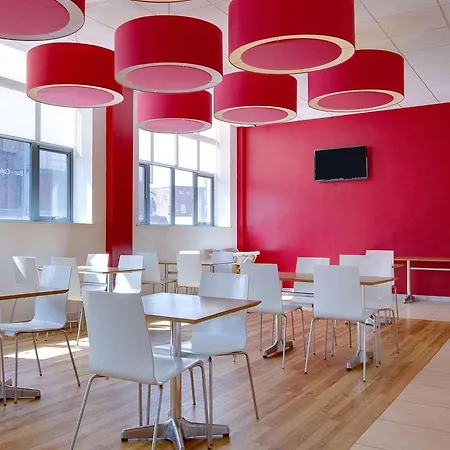 Отель Travelodge Карлайл