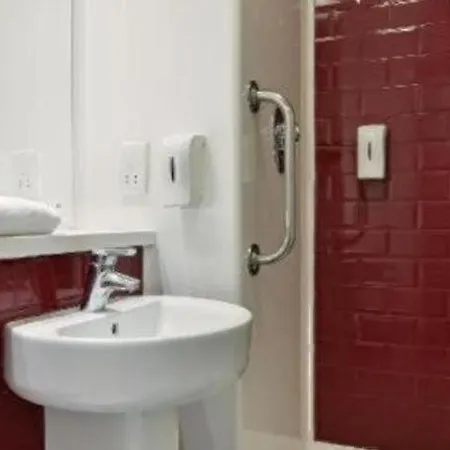 Hotel Travelodge 3*