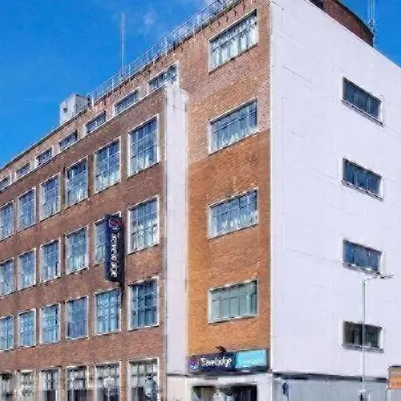 Travelodge Hotel 3*