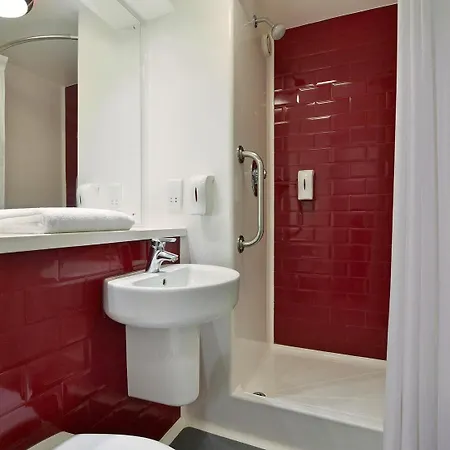 Hotell Travelodge 3*