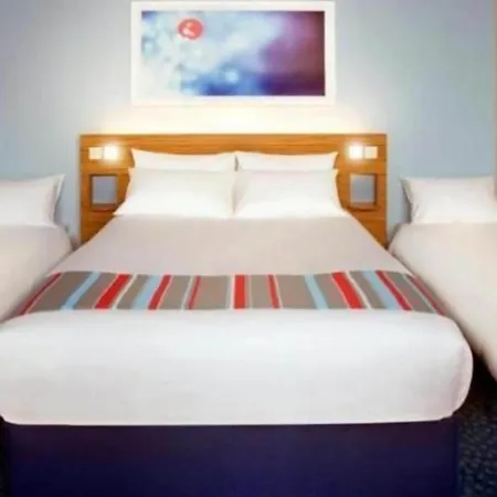 Travelodge 3*