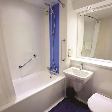 Travelodge Carlisle 3*